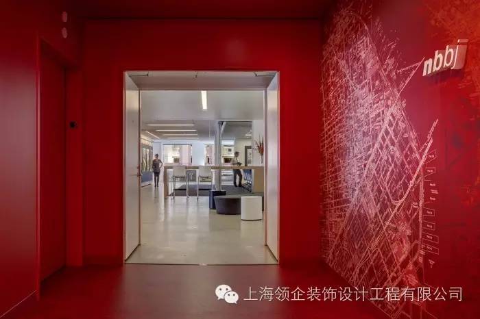 办公室装修设计中的世界地图